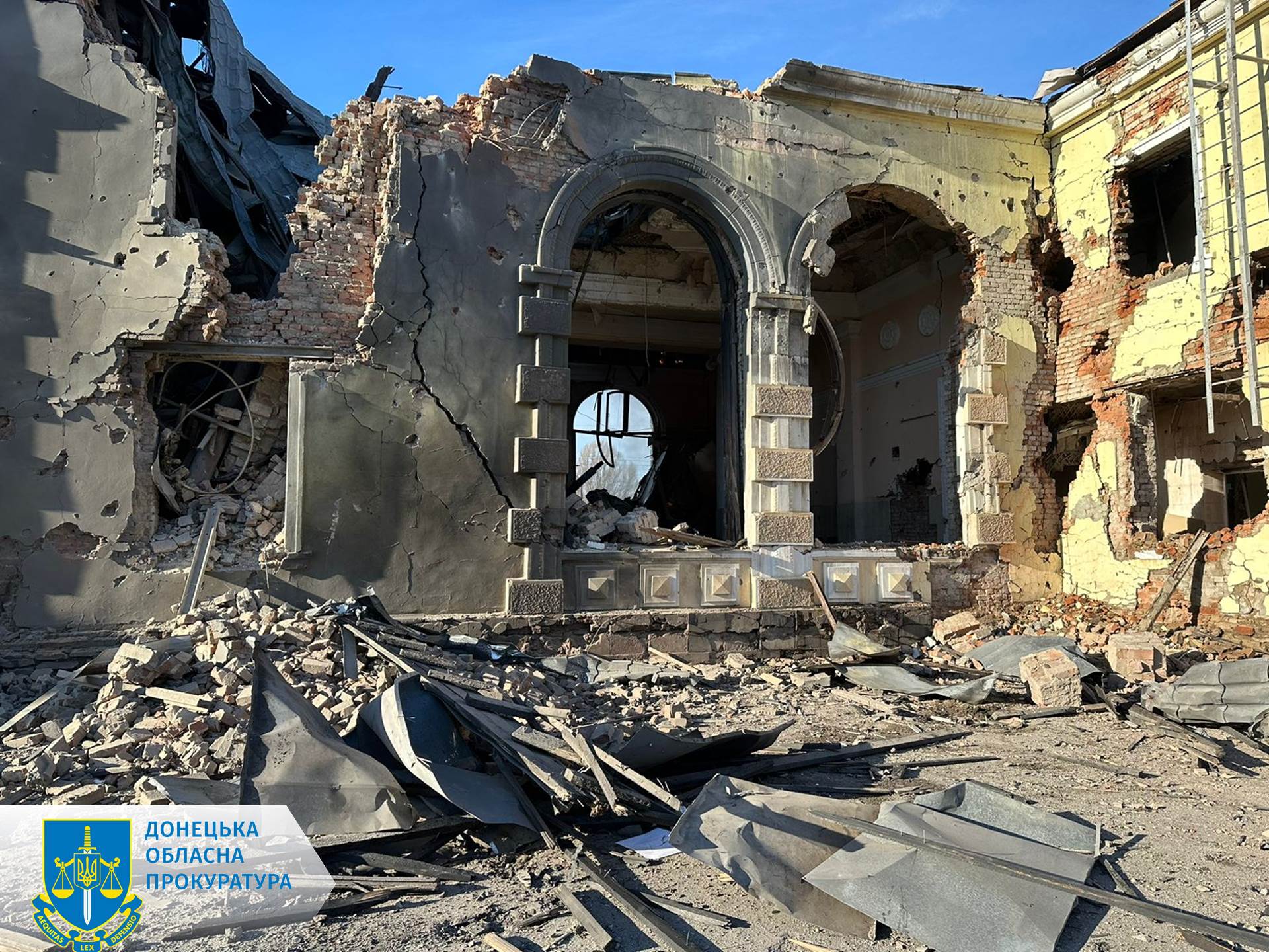 Вокзал у Костянтинівці на Донеччині повністю зруйновано